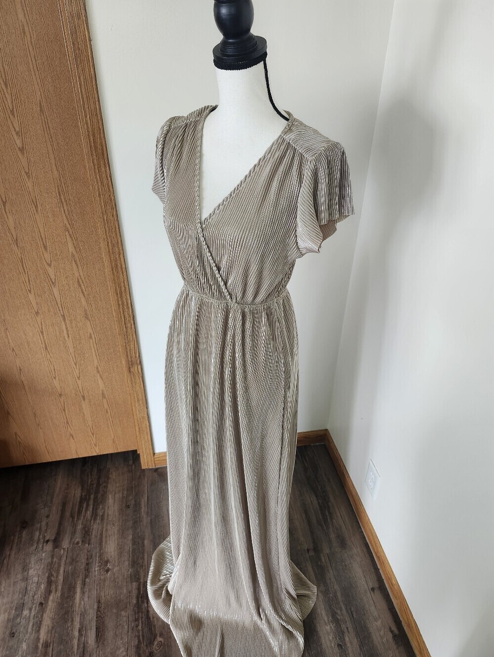 NWT Baltic Born *With Minor Flaw* Metallic Golden Pleated V Neck Maxi Dress - Picture 3 of 8